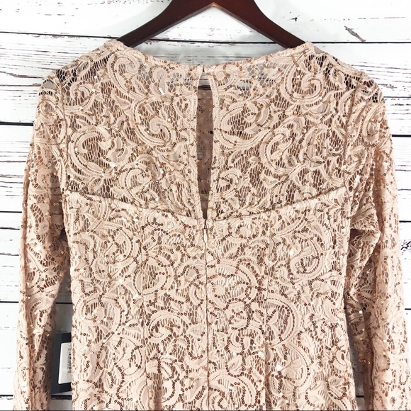 💰SOLD💰Marina long sleeve lace gown - Picture 5 of 8